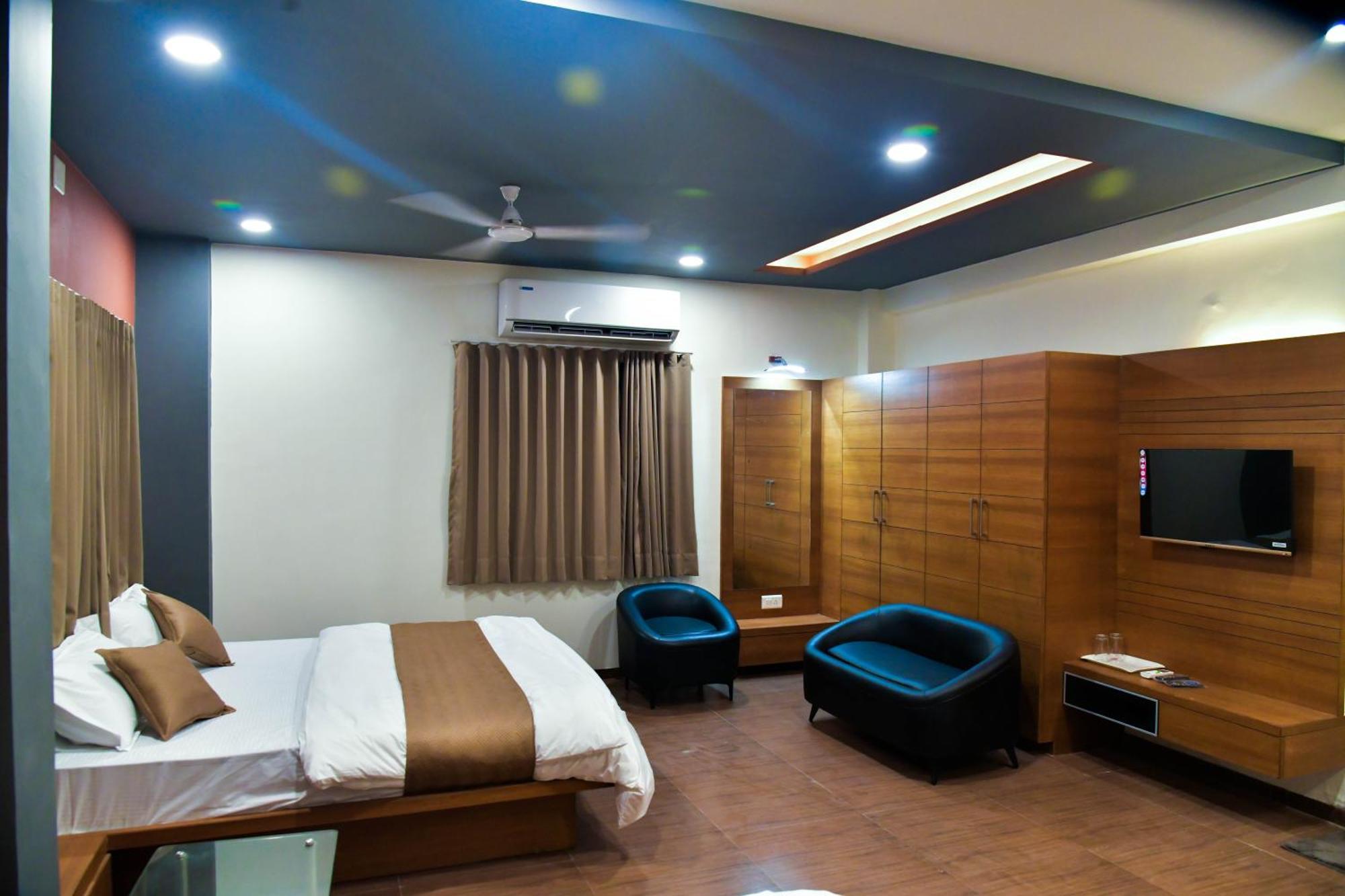 Hotel Ashooka Inn Гандинагар Екстериор снимка