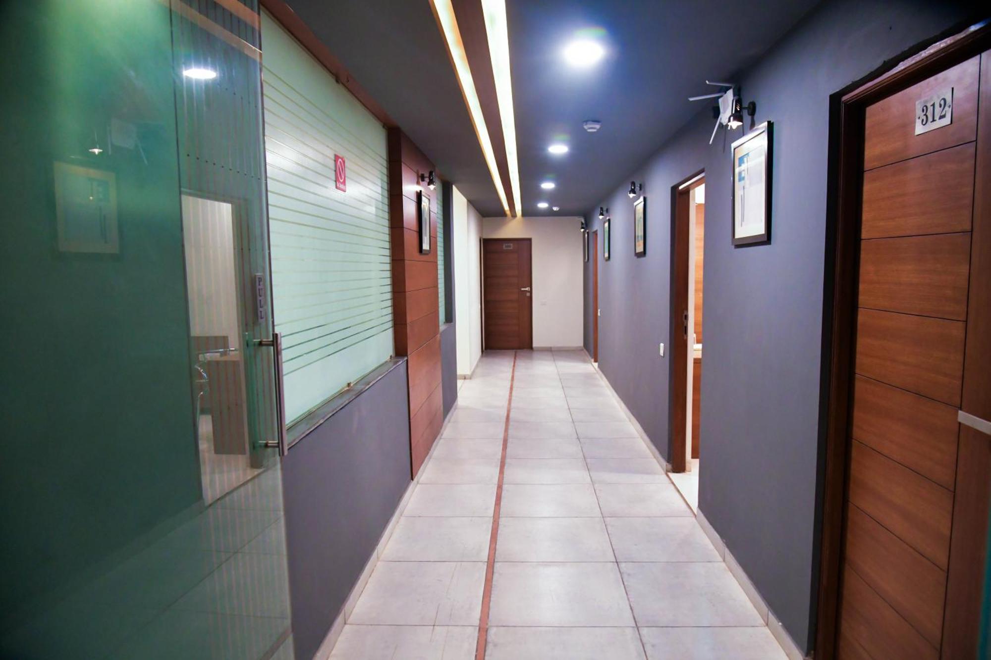 Hotel Ashooka Inn Гандинагар Екстериор снимка