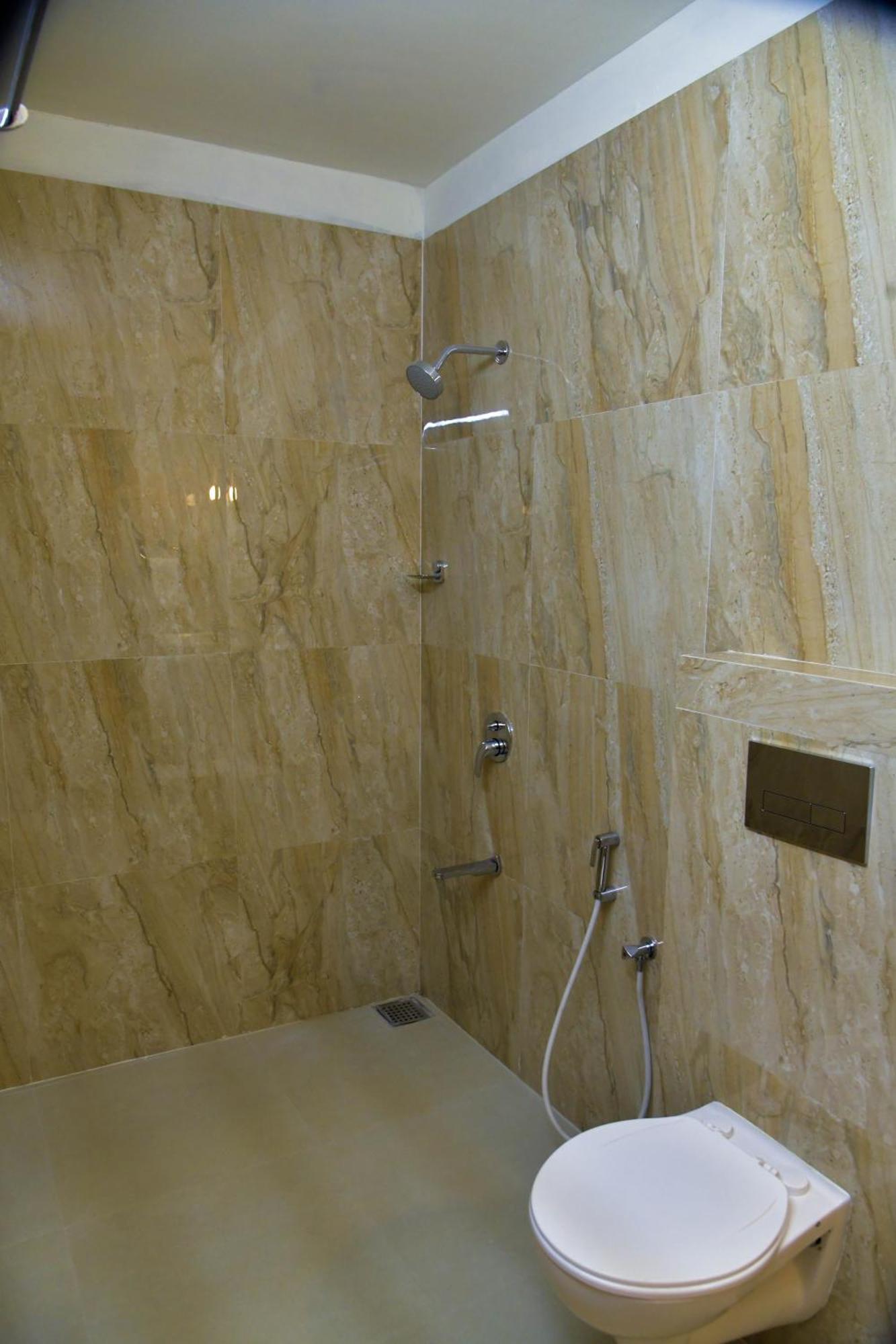 Hotel Ashooka Inn Гандинагар Екстериор снимка
