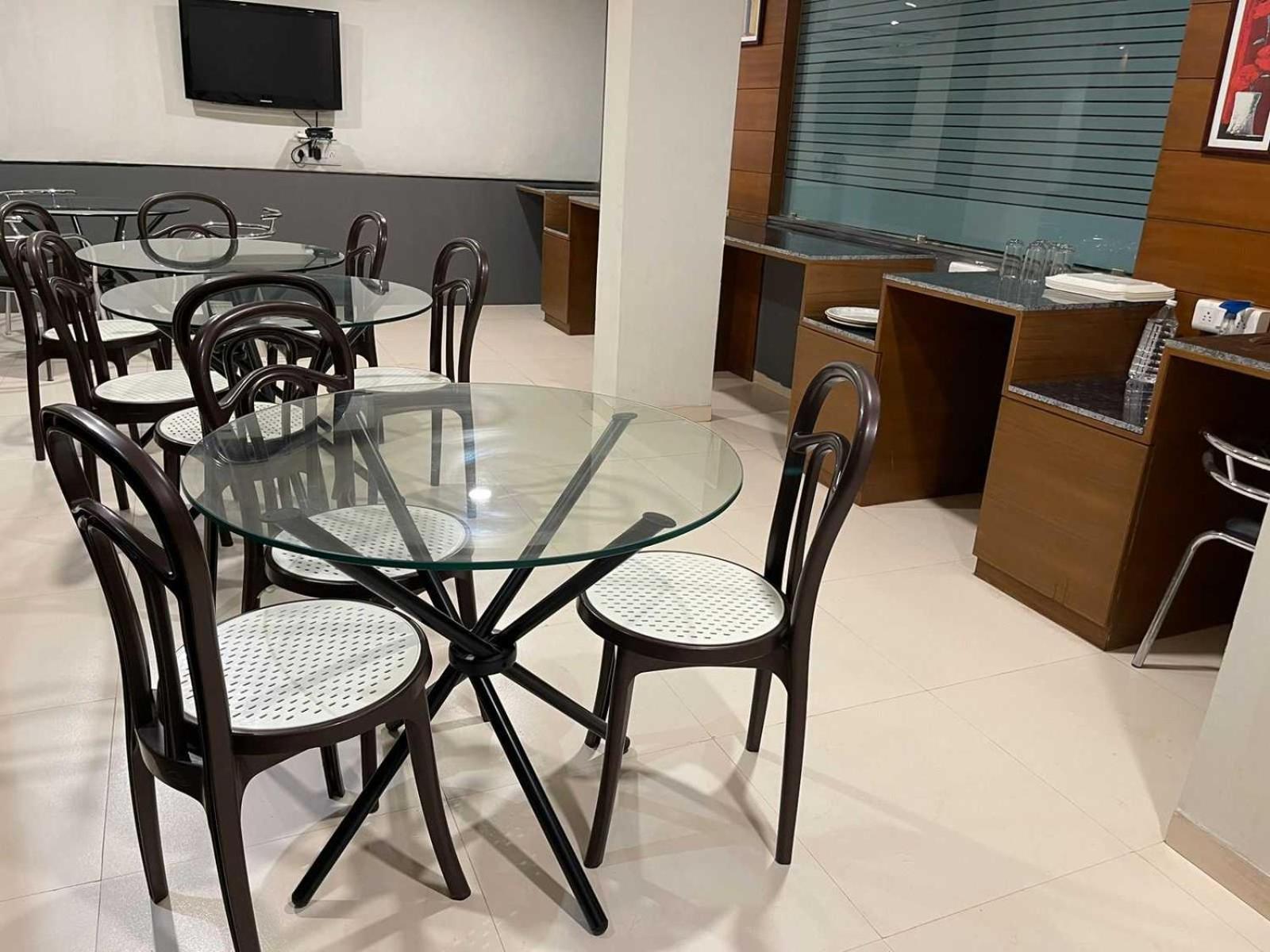 Hotel Ashooka Inn Гандинагар Екстериор снимка